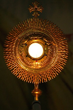 eucharist-2771033_1280.jpg